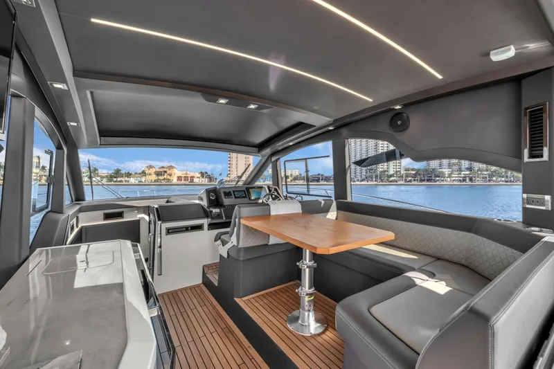 Slide: The Image of Galeon 425 HTS 2023 - 6348361