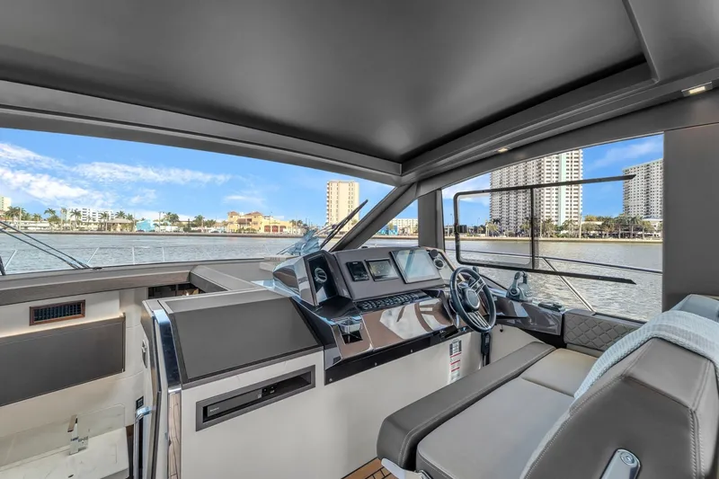 Slide: The Image of Galeon 425 HTS 2023 - 6348364