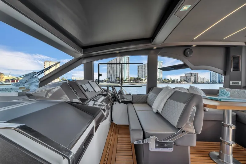 Slide: The Image of Galeon 425 HTS 2023 - 6348365
