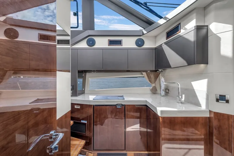 Slide: The Image of Galeon 425 HTS 2023 - 6348373