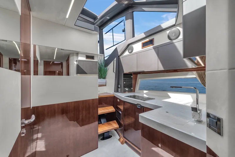 Slide: The Image of Galeon 425 HTS 2023 - 6348374