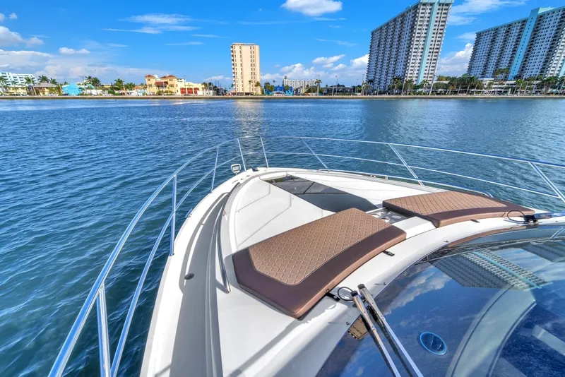 Slide: The Image of Galeon 425 HTS 2023 - 6348349