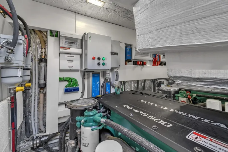 Slide: The Image of Galeon 425 HTS 2023 - 6348388