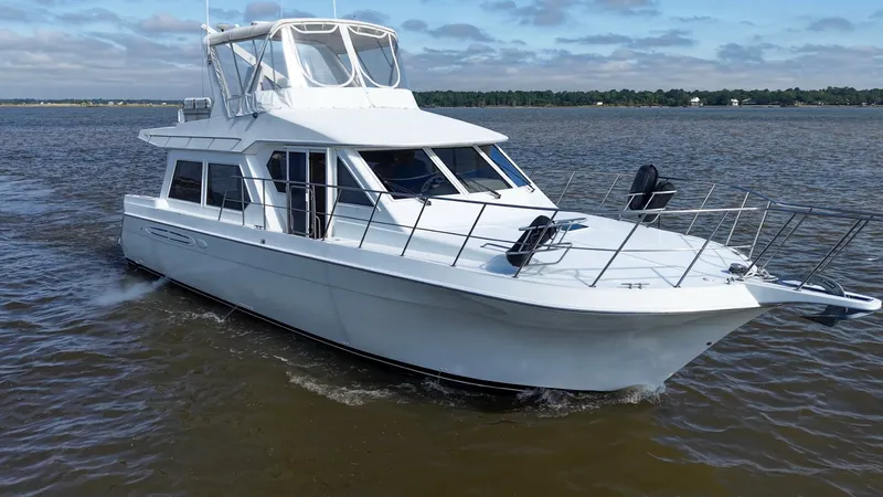 The Image of 2001 48 Navigator 4800 Maggie B Profile - 6388284