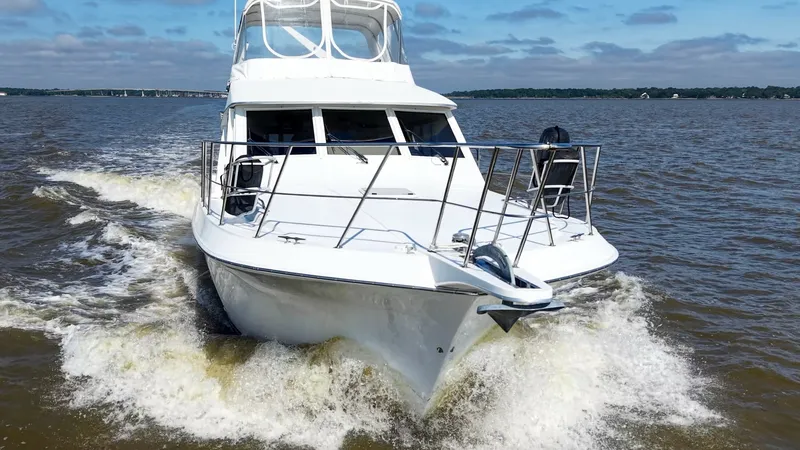 Slide: The Image of 2001 48 Navigator 4800 Classic Maggie B Bow - 6857923