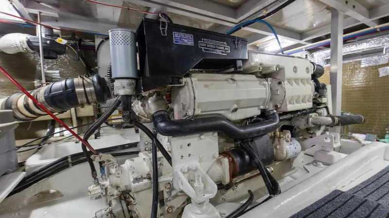Slide: The Image of 2001 48 Navigator 4800 Classic Maggie B Port Motor - 6857921