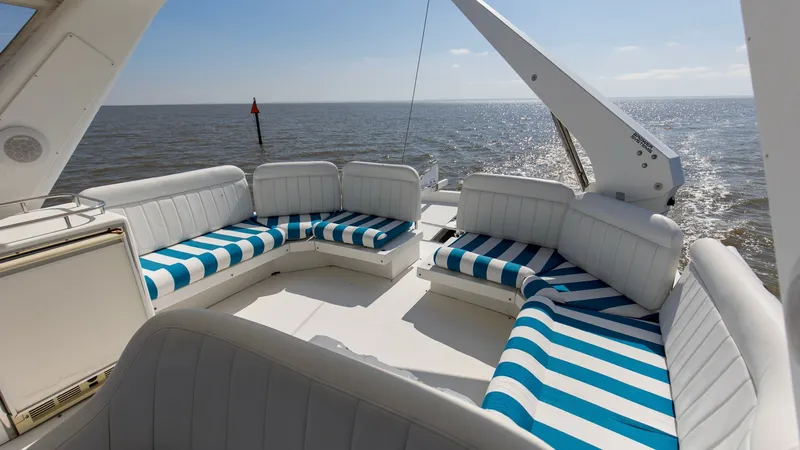 Slide: The Image of 2001 48 Navigator 4800 Classic Maggie B Top Deck (5) - 6857918