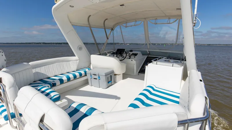 Slide: The Image of 2001 48 Navigator 4800 Classic Maggie B Top Deck (3) - 6857916