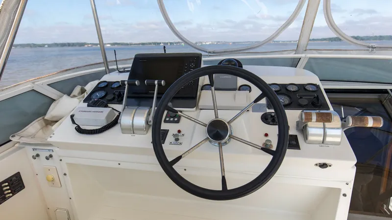 Slide: The Image of 2001 48 Navigator 4800 Classic Maggie B Upper Helm - 6857914