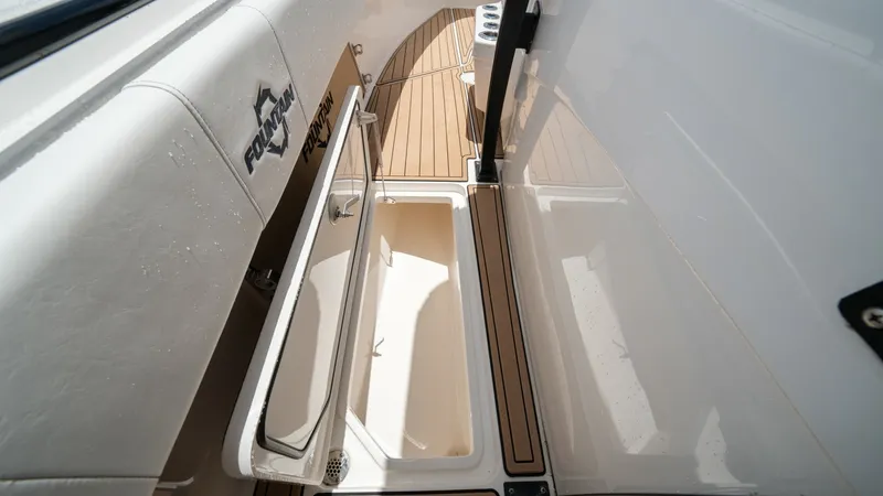 Slide: The Image of 2021 Fountain 34 TE - 6397757