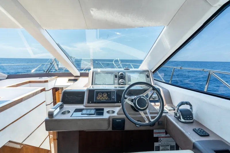 Slide: The Image of Galeon 550 Fly 2017 - 6715330