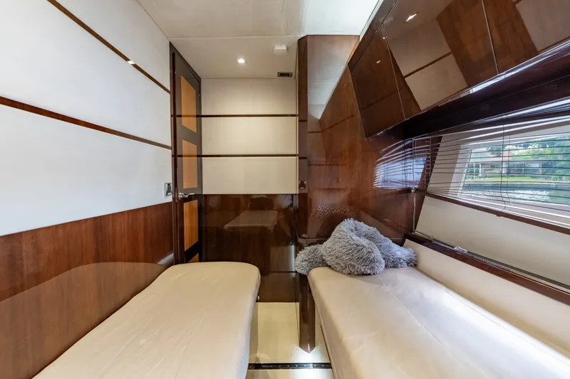 Slide: The Image of Galeon 550 Fly 2017 - 6715345