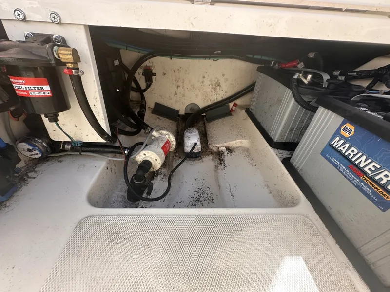 Slide: The Image of Boston Whaler 230 VANTAGE 2017 - 6380315