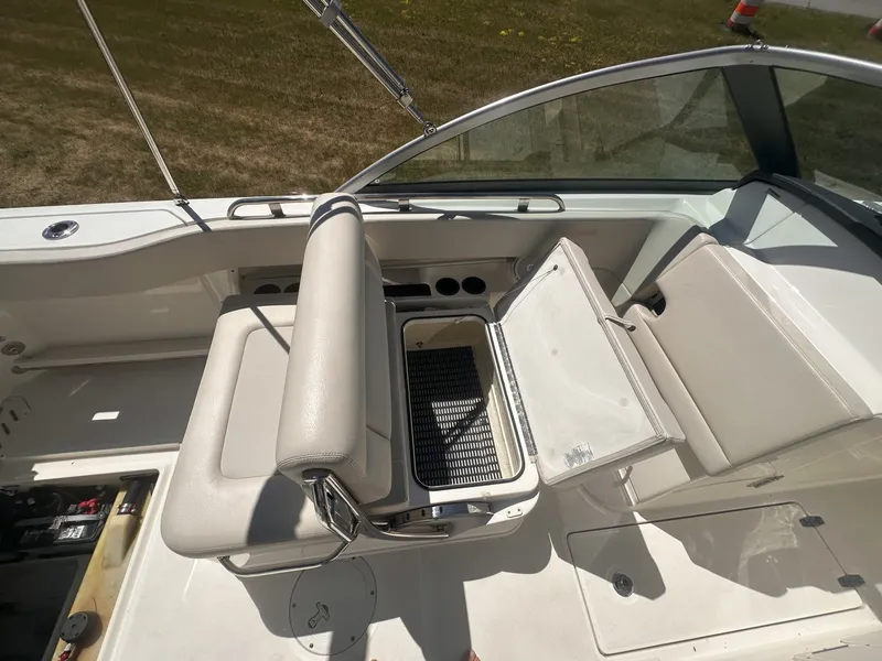Slide: The Image of Boston Whaler 230 VANTAGE 2017 - 6380316
