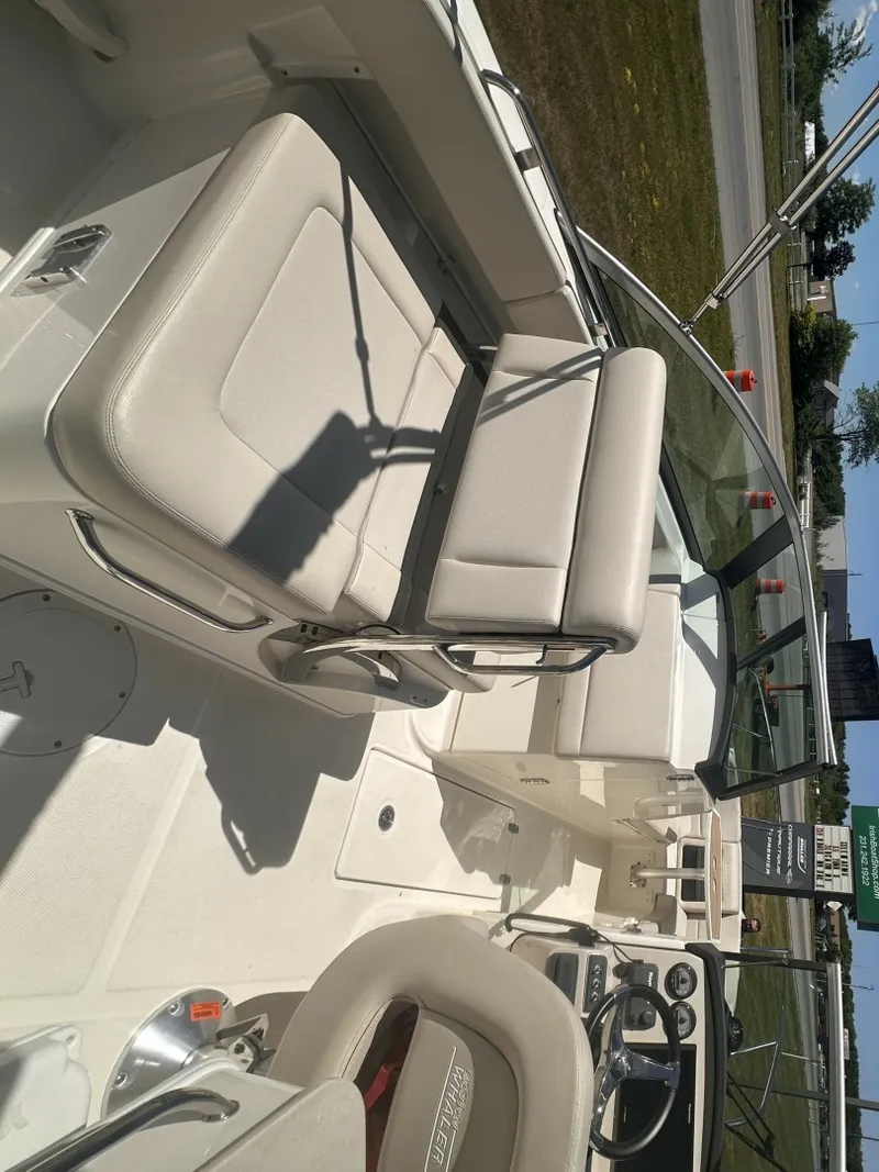 Slide: The Image of Boston Whaler 230 VANTAGE 2017 - 7462114