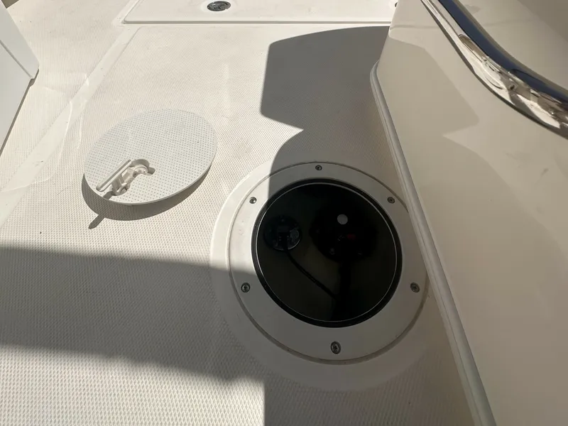 Slide: The Image of Boston Whaler 230 VANTAGE 2017 - 6380311