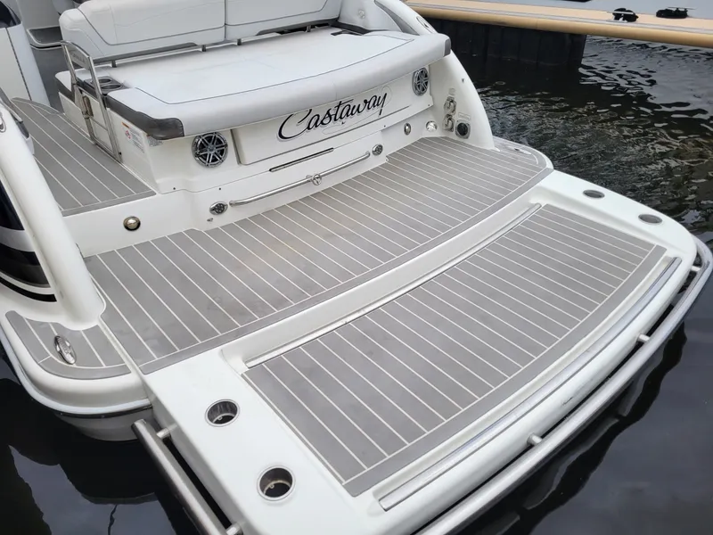 Slide: The Image of Formula 350 Crossover Bowrider 2019 - 6382054