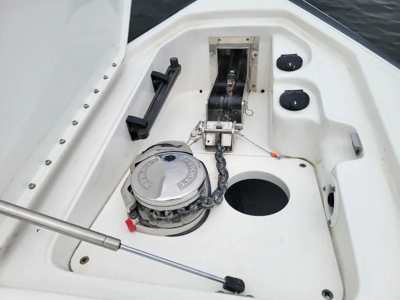Slide: The Image of Formula 350 Crossover Bowrider 2019 - 6382097