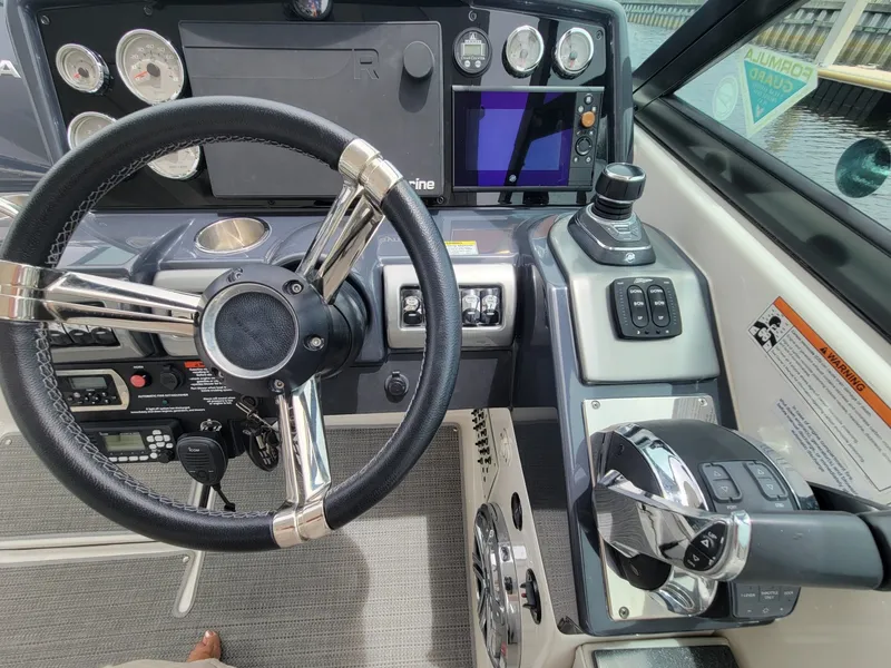 Slide: The Image of Formula 350 Crossover Bowrider 2019 - 6382084