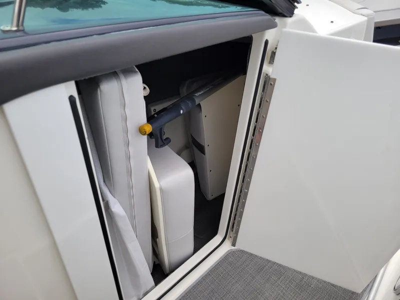 Slide: The Image of Formula 350 Crossover Bowrider 2019 - 6382089