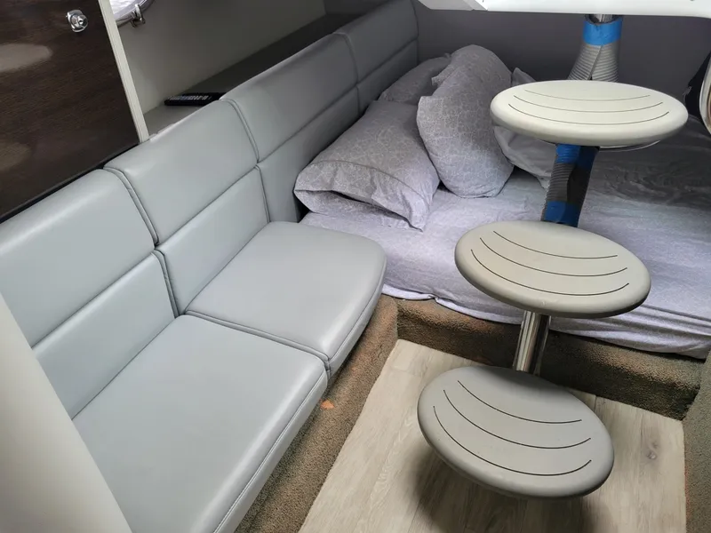 Slide: The Image of Formula 350 Crossover Bowrider 2019 - 6382109