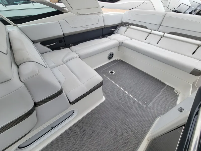 Slide: The Image of Formula 350 Crossover Bowrider 2019 - 6382078