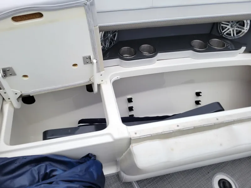 Slide: The Image of Formula 350 Crossover Bowrider 2019 - 6382075