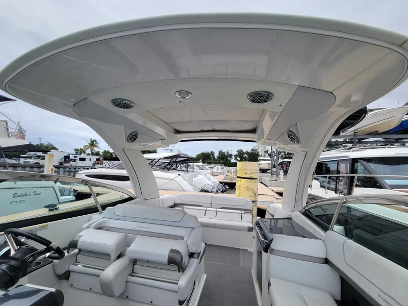 Slide: The Image of Formula 350 Crossover Bowrider 2019 - 6382071
