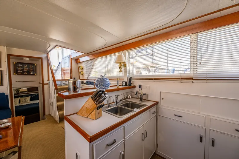 Slide: The Image of Chris-Craft 410 Commander 1980 - 6382016