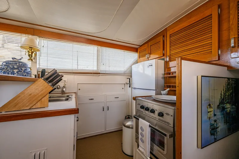 Slide: The Image of Chris-Craft 410 Commander 1980 - 6382014