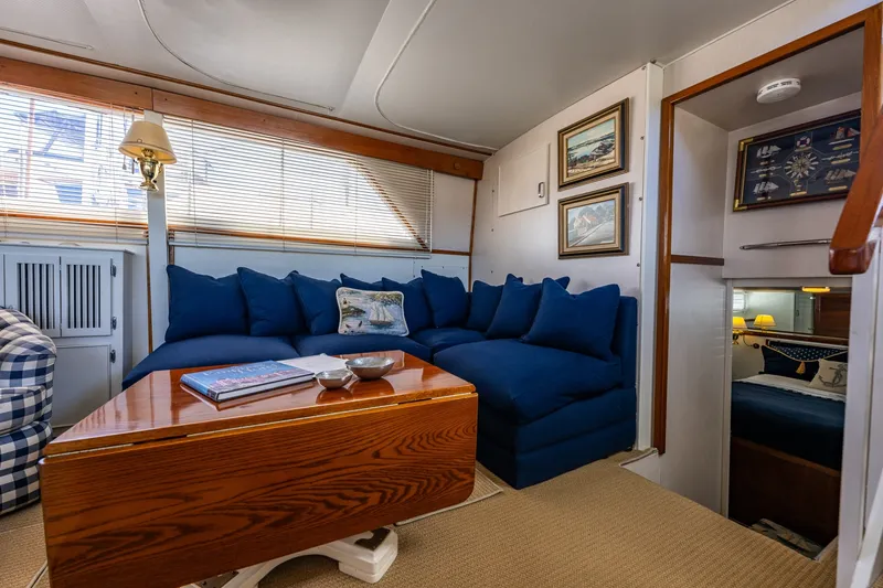Slide: The Image of Chris-Craft 410 Commander 1980 - 6382011