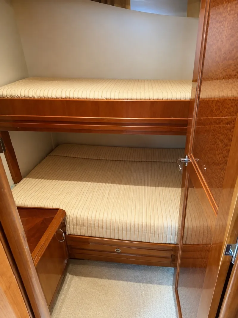 Slide: The Image of 3rd stateroom - 7227637