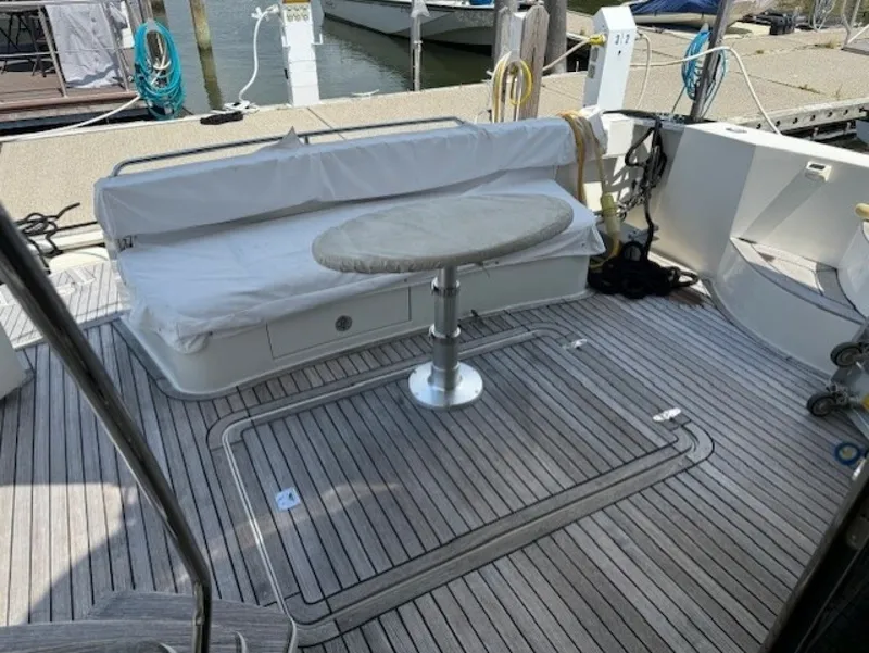 Slide: The Image of aft cockpit - 7164024