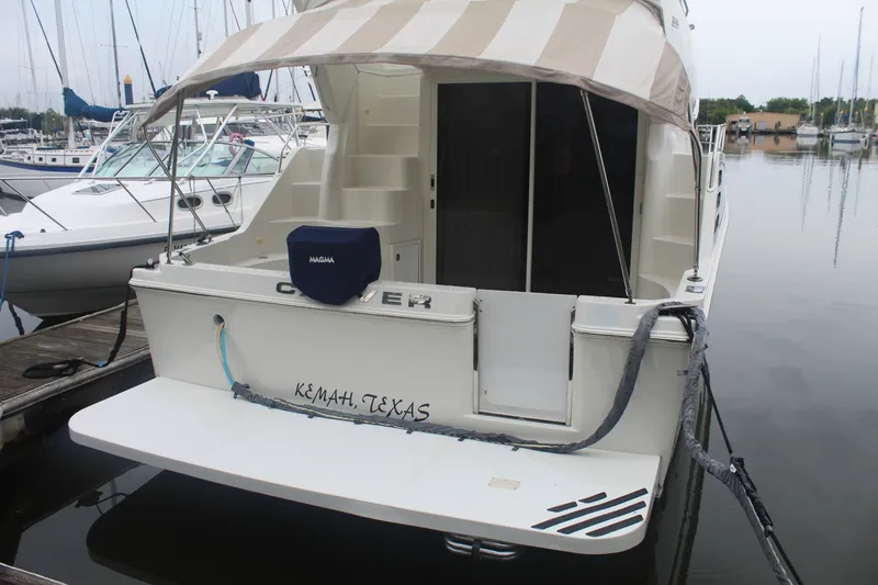 Slide: The Image of Carver Yachts 33 2006 - 6382046