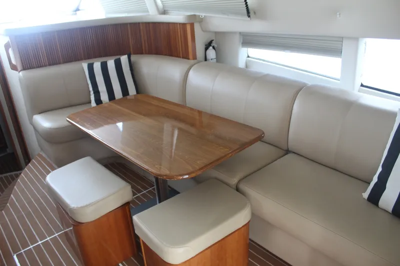 Slide: The Image of Carver Yachts 33 2006 - 6382067