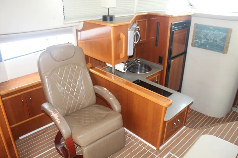 Slide: The Image of Carver Yachts 33 2006 - 6382073