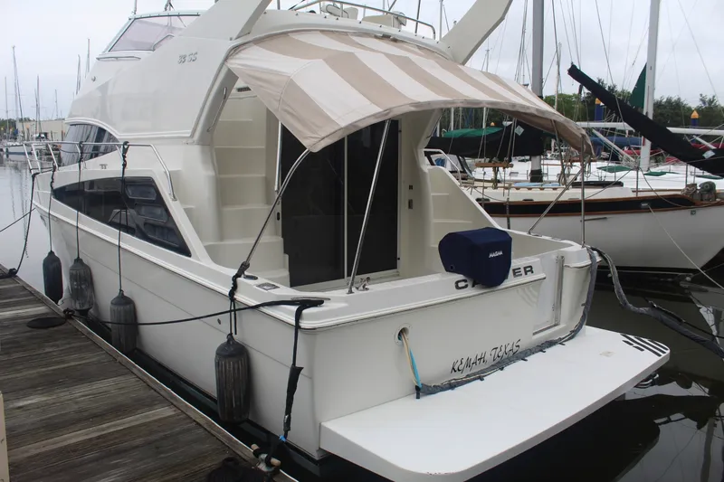 Slide: The Image of Carver Yachts 33 2006 - 6382047