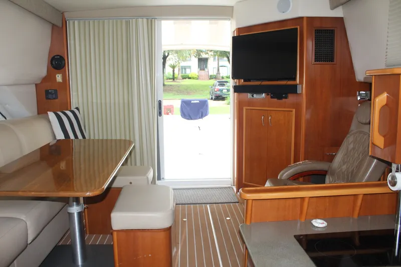 Slide: The Image of Carver Yachts 33 2006 - 6382099