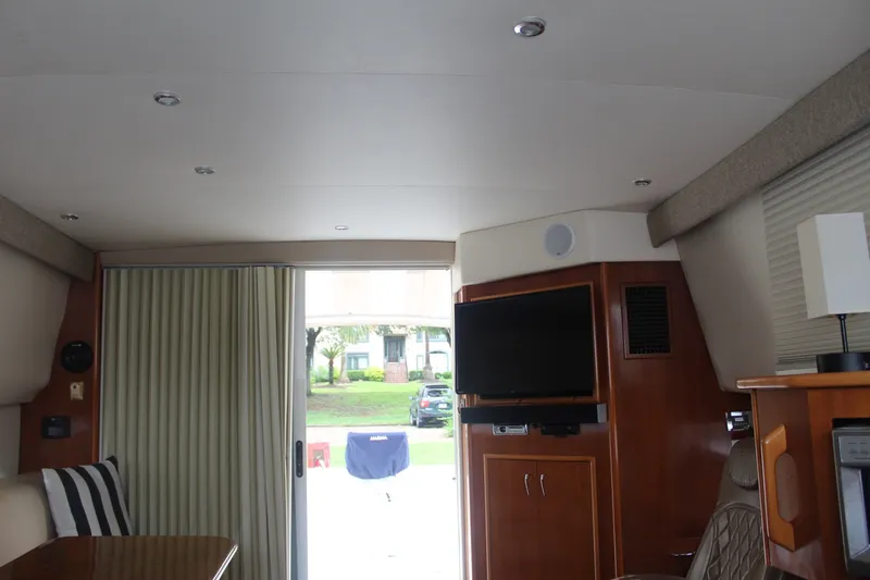 Slide: The Image of Carver Yachts 33 2006 - 6382101