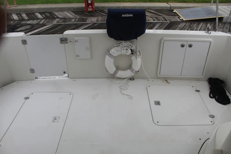 Slide: The Image of Carver Yachts 33 2006 - 6382110