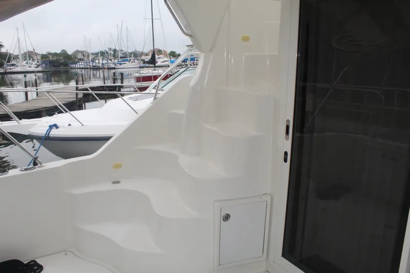 Slide: The Image of Carver Yachts 33 2006 - 6382114