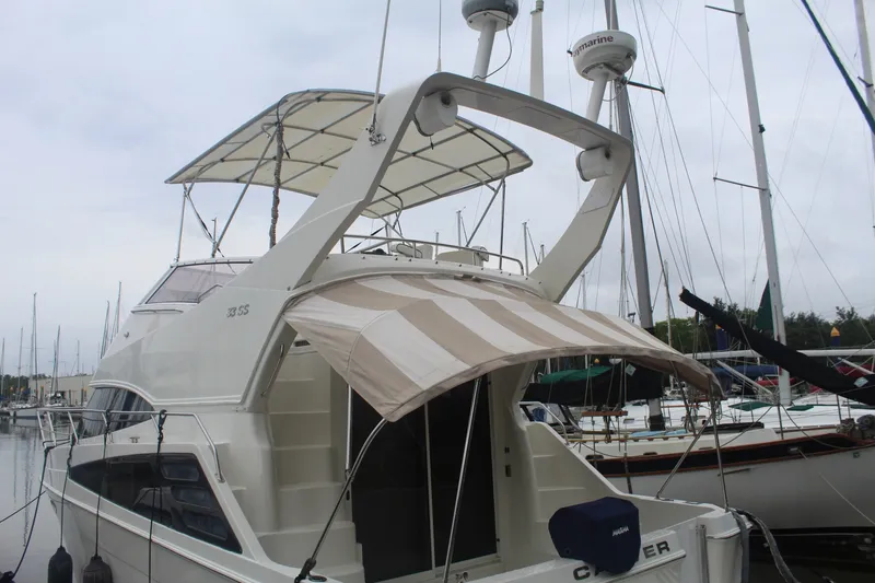 Slide: The Image of Carver Yachts 33 2006 - 6382048