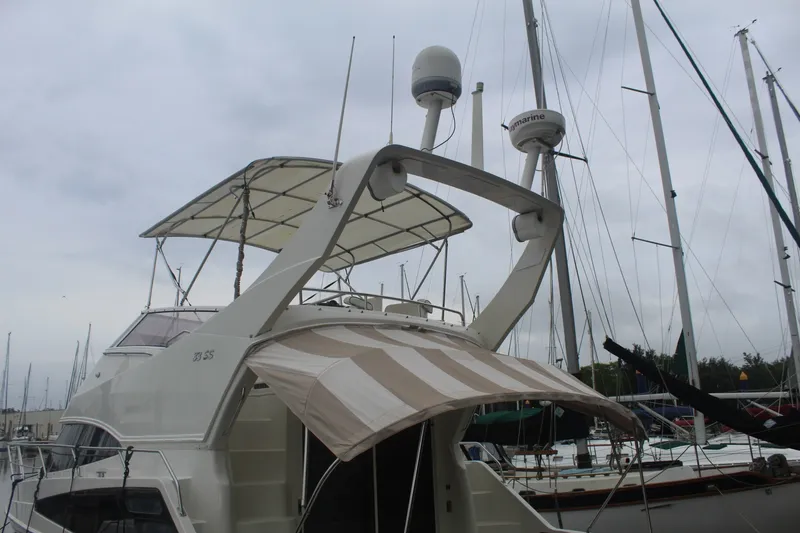 Slide: The Image of Carver Yachts 33 2006 - 6382050