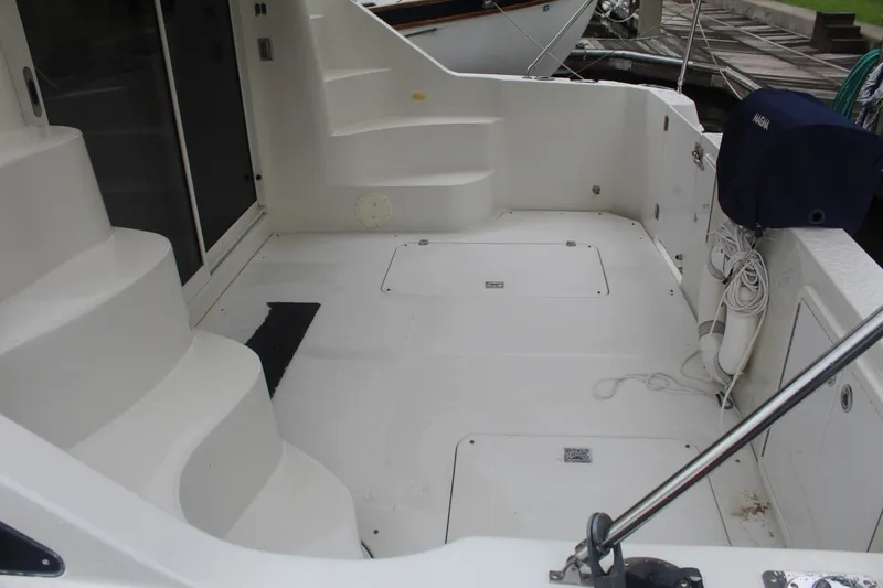 Slide: The Image of Carver Yachts 33 2006 - 6382061