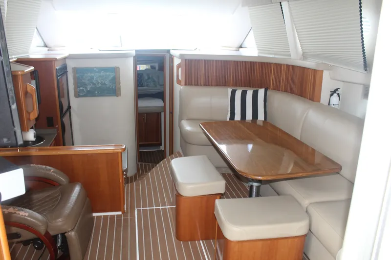 Slide: The Image of Carver Yachts 33 2006 - 6382064