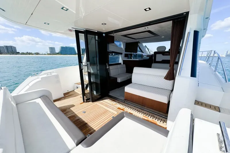 Slide: The Image of Galeon 420 Fly 2016 - 6382472