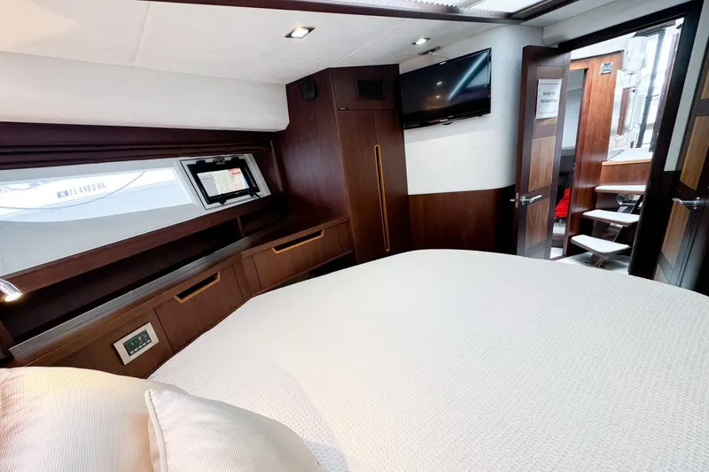 Slide: The Image of Galeon 420 Fly 2016 - 6382483
