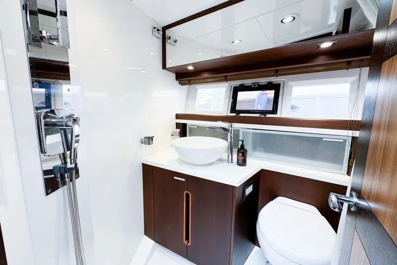 Slide: The Image of Galeon 420 Fly 2016 - 6382491