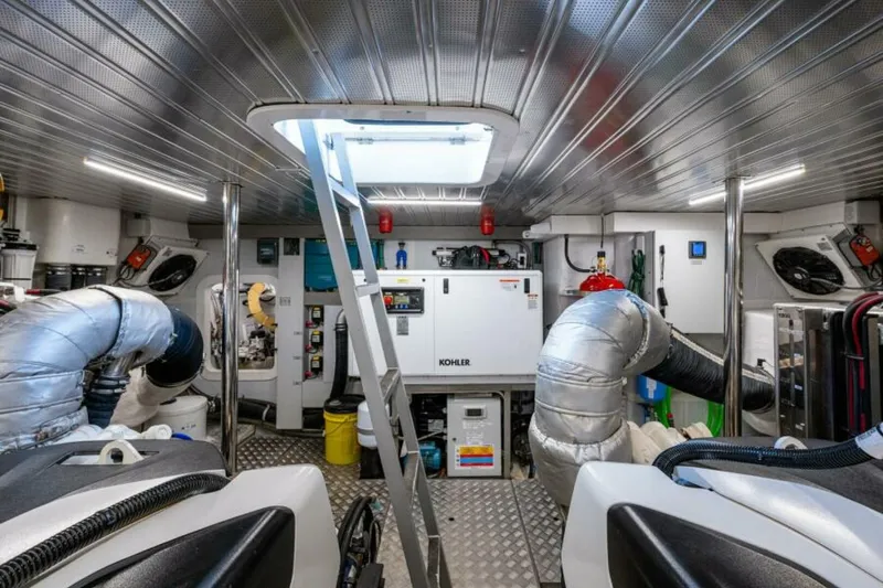 Slide: The Image of Astondoa AS5 2023 - 6382383