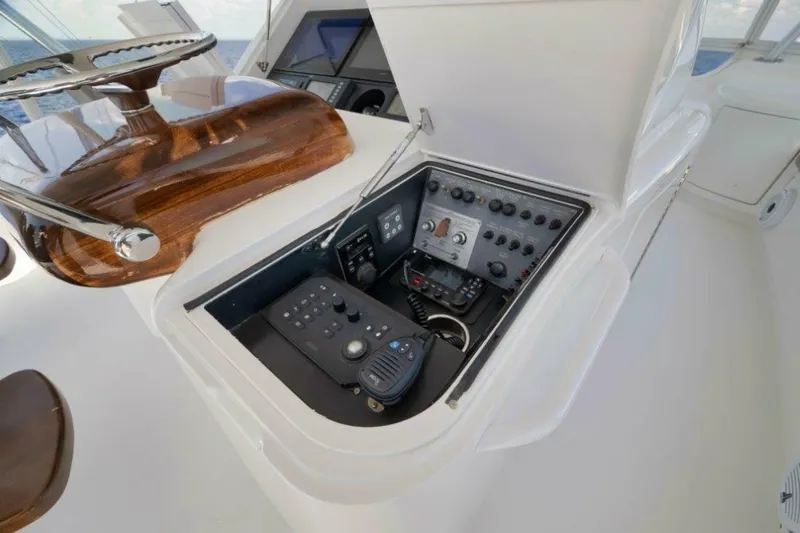 Slide: The Image of Viking 70 - Cutter Bill - Flybridge 2011 Viking 70 Convertible - Cutter Bill - 7681733